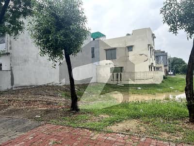 10 Marla Builder Location Residential Plot For Sale in Tulip Block