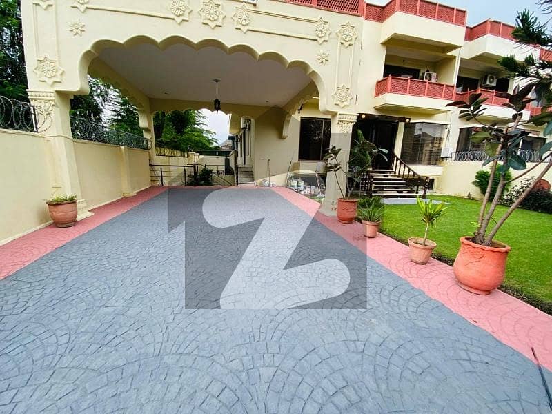Elegant 5-Bedroom House In F-8/4 With Rooftop Terrace