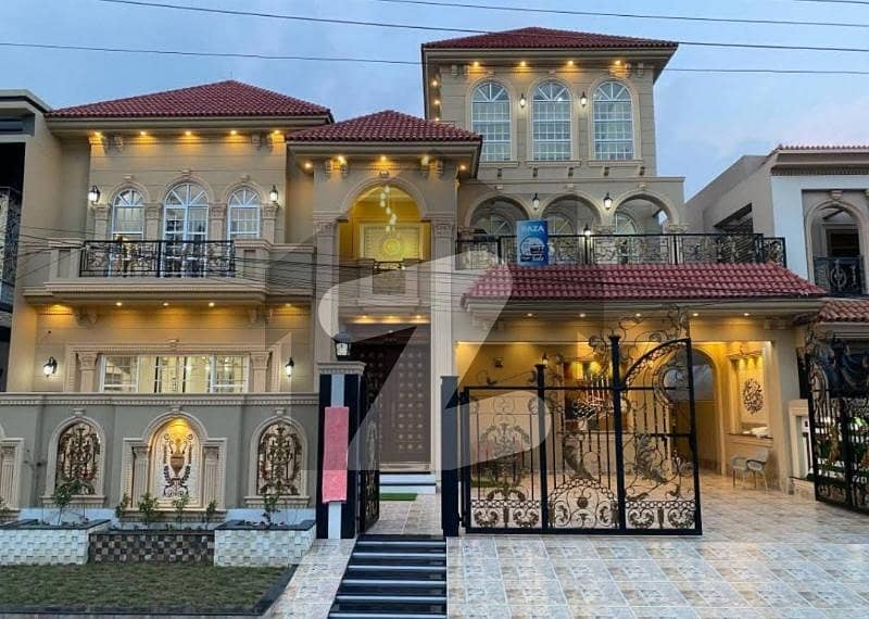 ویلینشیاء ہاؤسنگ سوسائٹی لاہور میں 6 کمروں کا 1 کنال مکان 8.4 کروڑ میں برائے فروخت۔ ویلینشیاء ہاؤسنگ سوسائٹی لاہور میں 6 کمروں کا 1 کنال مکان 8.4 کروڑ میں برائے فروخت۔