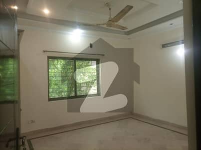 01 Kanal With Separate Gate Luxury Beautiful Upper Portion Available For Rent