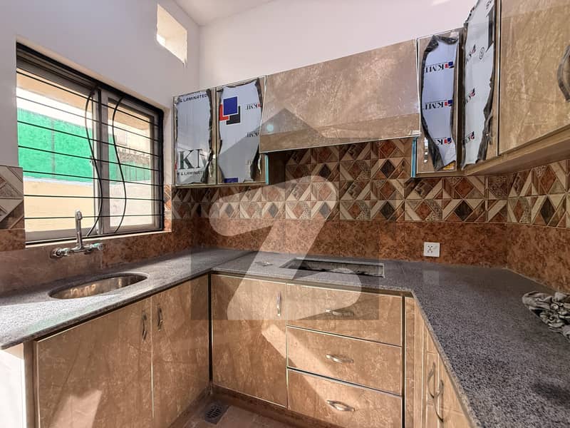 Slightly Used Modern House With Gass