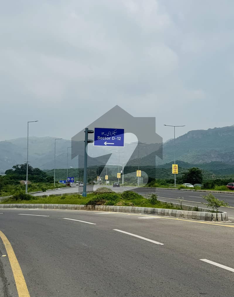 CORNER PLOT 60x90 FOR SALE CORNER PLOT 60x90 FOR SALE