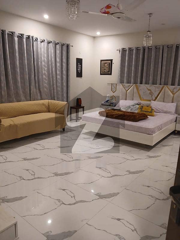 1000 Square Yards Luxury House Available for Sale