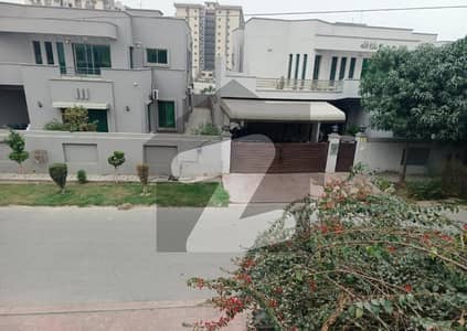 4 Beds 10 Marla Ideal Location House for Sale in Sector A Askari 11 Lahore.