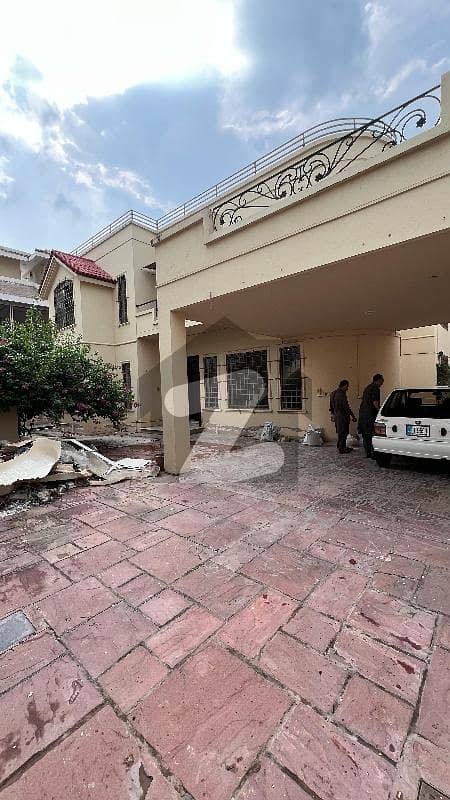 ایف ۔ 6/2 ایف ۔ 6,اسلام آباد میں 4 کمروں کا 1 کنال مکان 5.6 لاکھ میں کرایہ پر دستیاب ہے۔ ایف ۔ 6/2 ایف ۔ 6,اسلام آباد میں 4 کمروں کا 1 کنال مکان 5.6 لاکھ میں کرایہ پر دستیاب ہے۔