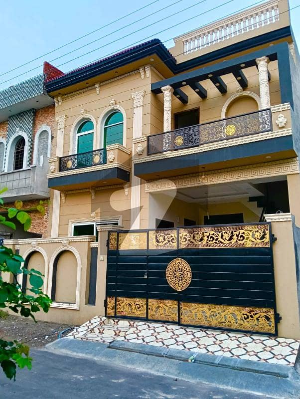 پارک ویو سٹی لاہور میں 4 کمروں کا 5 مرلہ مکان 1.7 کروڑ میں برائے فروخت۔ پارک ویو سٹی لاہور میں 4 کمروں کا 5 مرلہ مکان 1.7 کروڑ میں برائے فروخت۔