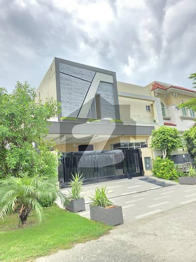8 Marla House For Sale Near Dolmen Mall Dha Phase 6