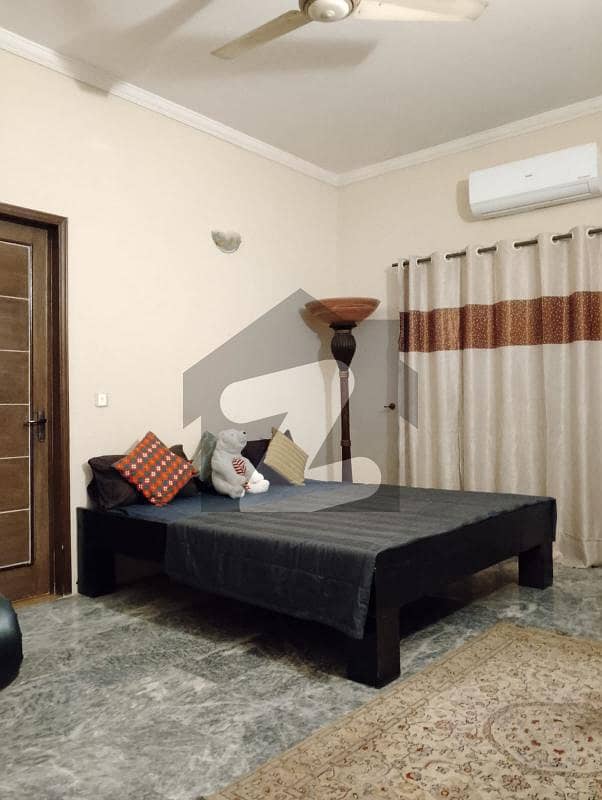 Idol furnished room for resisdence Idol furnished room for resisdence