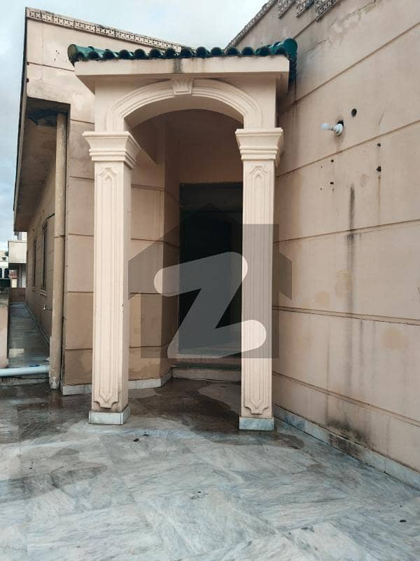 E11 Cheap Upper Portion 500sy 3bed E11 Cheap Upper Portion 500sy 3bed