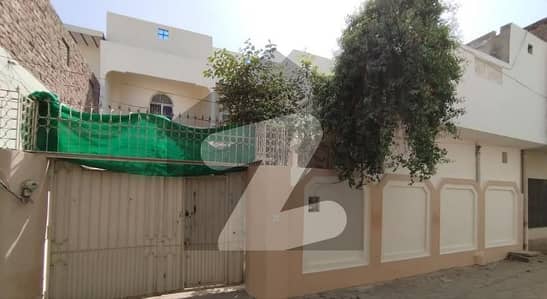 Prime Location House In Gulgasht Colony Sized 11 Marla Is Available