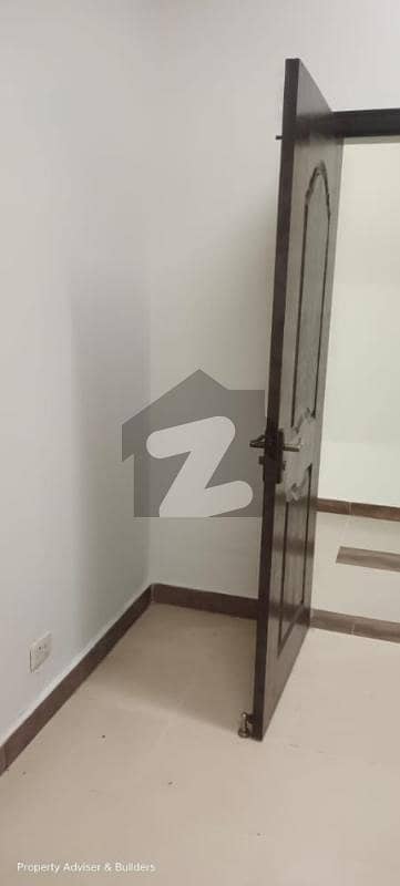 10-Marla 03-Bedrooms Apt available in Sec B Askari-11, Lahore.