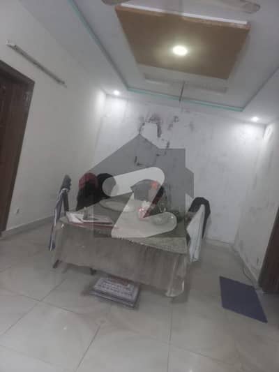 سی بی آر ٹاؤن فیز 1 - بلاک سی سی بی آر ٹاؤن فیز 1,سی بی آر ٹاؤن,اسلام آباد میں 4 کمروں کا 7 مرلہ مکان 2.3 کروڑ میں برائے فروخت۔