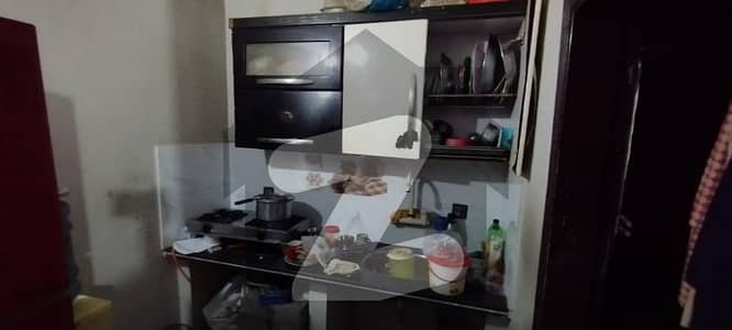 Gulshan Iqbal 2 Bed Lounge Ground Floor Portion 80 Yards