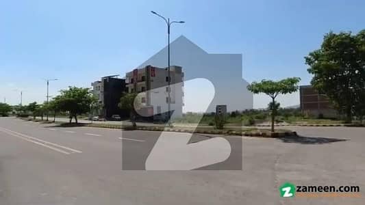 انجنیئرز کوآپریٹو ہاؤسنگ ڈی ۔ 18,اسلام آباد میں 6 مرلہ کمرشل پلاٹ 1.6 کروڑ میں برائے فروخت۔