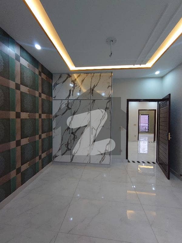 10 Marla first floor For Rent