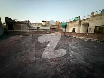 10 Marla Commercial Building For Sale In Ichhra Bazaar Lahore