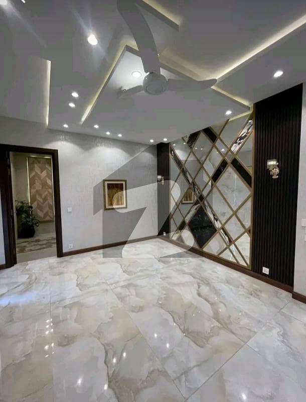 10 MARLA HOUSE FOR RENT