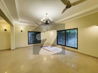 1 Kanal House Owner Build Hot Location In Dha Phase 5