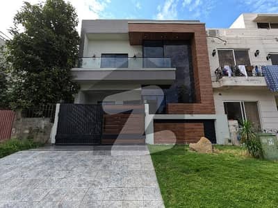 ڈی ۔ 12 اسلام آباد میں 4 مرلہ مکان 4.85 کروڑ میں برائے فروخت۔