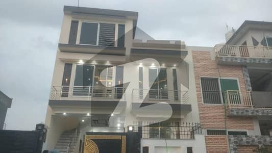 فیصل مارگلہ سٹی بی ۔ 17,اسلام آباد میں 4 کمروں کا 5 مرلہ مکان 2.55 کروڑ میں برائے فروخت۔