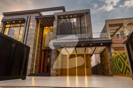 بحریہ ٹاؤن ۔ سیکٹر ایف بحریہ ٹاؤن,لاہور میں 5 کمروں کا 1 کنال مکان 9.5 کروڑ میں برائے فروخت۔