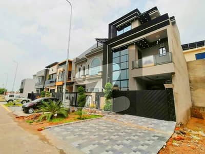 5 Marla Luxury House In Rose Block Of Park-View City Is Up For SALE At Best Price