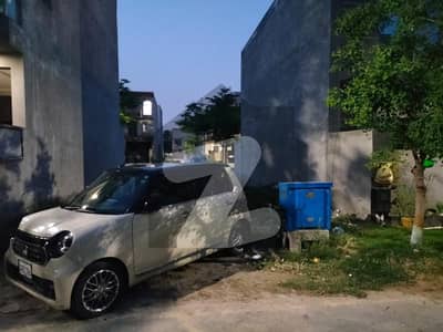 Golden Opportunity! 5 Marla Residential Plot for Sale in Lake City M8 Lahore