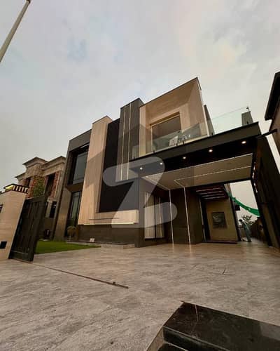 Luxury Living Redefined: 1 Kanal Fully Furnished Designer Home in DHA 7 Block Z