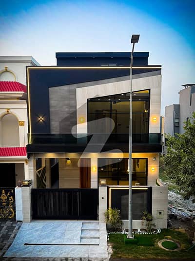 Well-Built 3 Bedroom 5 Marla Home In DHA 9 Town Block C Ideal Family Living