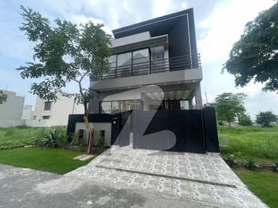 DEFENCE BEAUTIFUL 5 MARLA BRAND NEW HOUSE FOR SALE IN DHA LAHORE