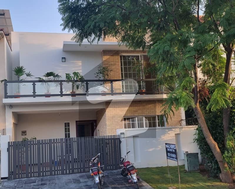 7 Marla Prime Location Designer House For Sale 7 Marla Prime Location Designer House For Sale
