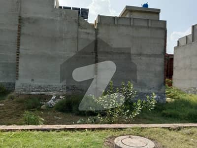3 Marla Plot For Sale In Eden Executive Canal Road Faisalabad