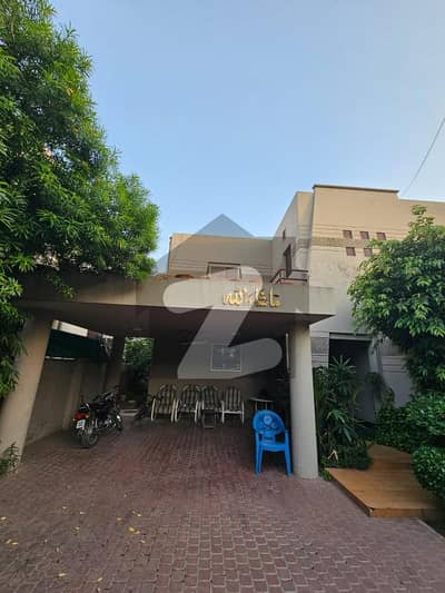 ڈی ایچ اے فیز 3 - بلاک ڈبلیو فیز 3,ڈیفنس (ڈی ایچ اے),لاہور میں 5 کمروں کا 1 کنال مکان 6.95 کروڑ میں برائے فروخت۔