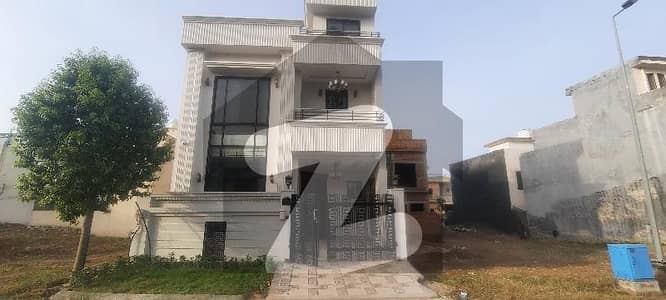 سٹی ہاؤسنگ سکیم جہلم میں 4 کمروں کا 5 مرلہ مکان 2.1 کروڑ میں برائے فروخت۔