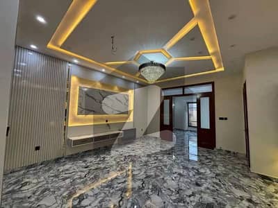 بخ ولاز فیز 2 - مانک بلاک بوچ ایگزیکٹو ولاز - فیز 2,بش ایگزیکٹو ولاز,ملتان میں 4 کمروں کا 5 مرلہ مکان 60.0 ہزار میں کرایہ پر دستیاب ہے۔