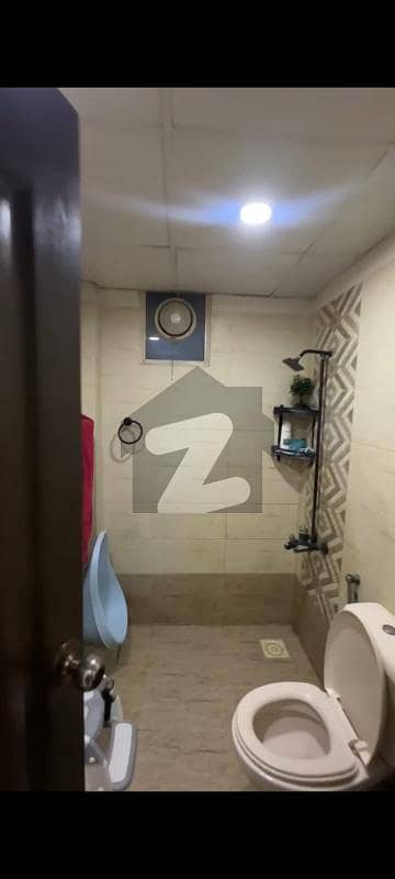 ڈی ایچ اے فیز 6 ڈی ایچ اے ڈیفینس,کراچی میں 3 کمروں کا 7 مرلہ فلیٹ 2.9 کروڑ میں برائے فروخت۔