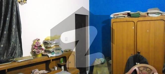 Prime Location 80 Square Yards Flat For Sale In Karachi