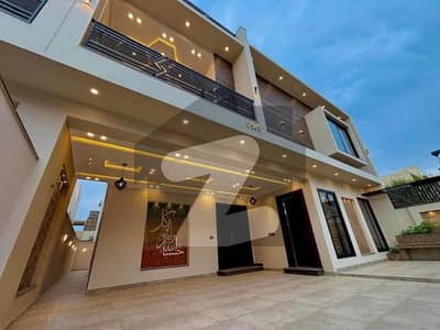 10 Marla House Available For Rent in Buch Vilas Multan