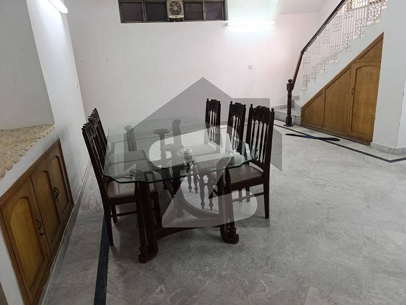 ایف ۔ 8 اسلام آباد میں 2 مرلہ کمرہ 70.0 ہزار میں کرایہ پر دستیاب ہے۔