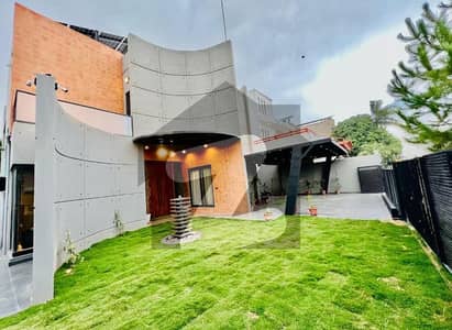 Brand New Ultra Modern fully furnished Kanal Mansion at main boulevard