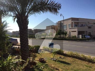235sq yd 3 Bedrooms Luxury Villa is Available FOR RENT. 10km from Entrance of BTK. 3 Bed DDL 1 Kitchen