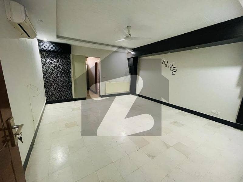 Beautiful House With 3 Kanal. Extra Land Beautiful House With 3 Kanal. Extra Land