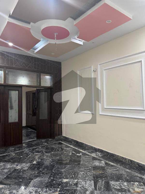 سبزہ زار سکیم لاہور میں 5 کمروں کا 5 مرلہ مکان 2.4 کروڑ میں برائے فروخت۔