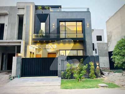 Buy A Prime Location House Of 5 Marla In Royal Orchard