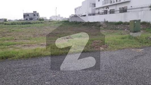 ڈی ایچ اے فیز 7 - بلاک یو فیز 7,ڈیفنس (ڈی ایچ اے),لاہور میں 10 مرلہ رہائشی پلاٹ 2.15 کروڑ میں برائے فروخت۔