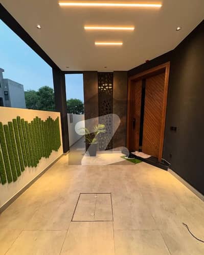 5 Marla Ultra Modern 4 Bed Luxury Home for Sale in Heart of Lake City! 5 Marla Ultra Modern 4 Bed Luxury Home for Sale in Heart of Lake City!