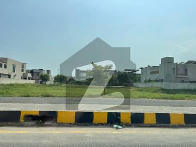 ڈی ایچ اے فیز 7 - بلاک یو فیز 7,ڈیفنس (ڈی ایچ اے),لاہور میں 1 کنال رہائشی پلاٹ 2.5 کروڑ میں برائے فروخت۔