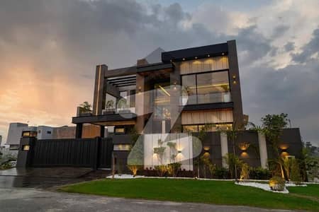 KANAL EYE CATCHING SUPERB LUXURY BUNGALOW FOR SALE