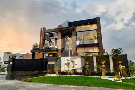 KANAL EYE CATCHING SUPERB LUXURY BUNGALOW FOR SALE