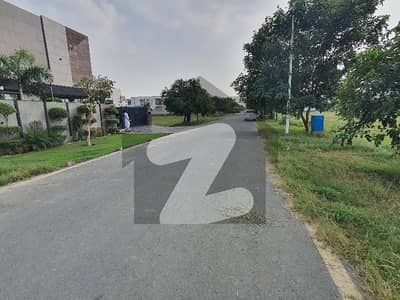 8 MARLA PRIME LOCATION PLOT FOR SALE